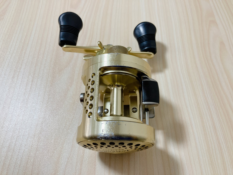Shimano Baitcasting Reel 01 CALCUTTA CONQUEST 400 Right 5.0:1 FIshing