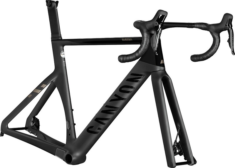 価格間違い？】新型DURA-ACEコンポとハンドル込で最高峰AEROAD CFR