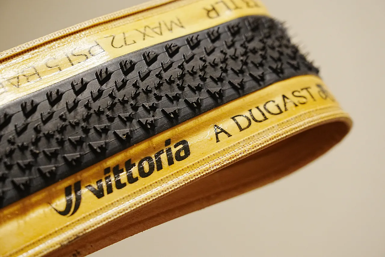 伝説の進化！A. Dugast Small Bird TLR レビュー 伝統と現代