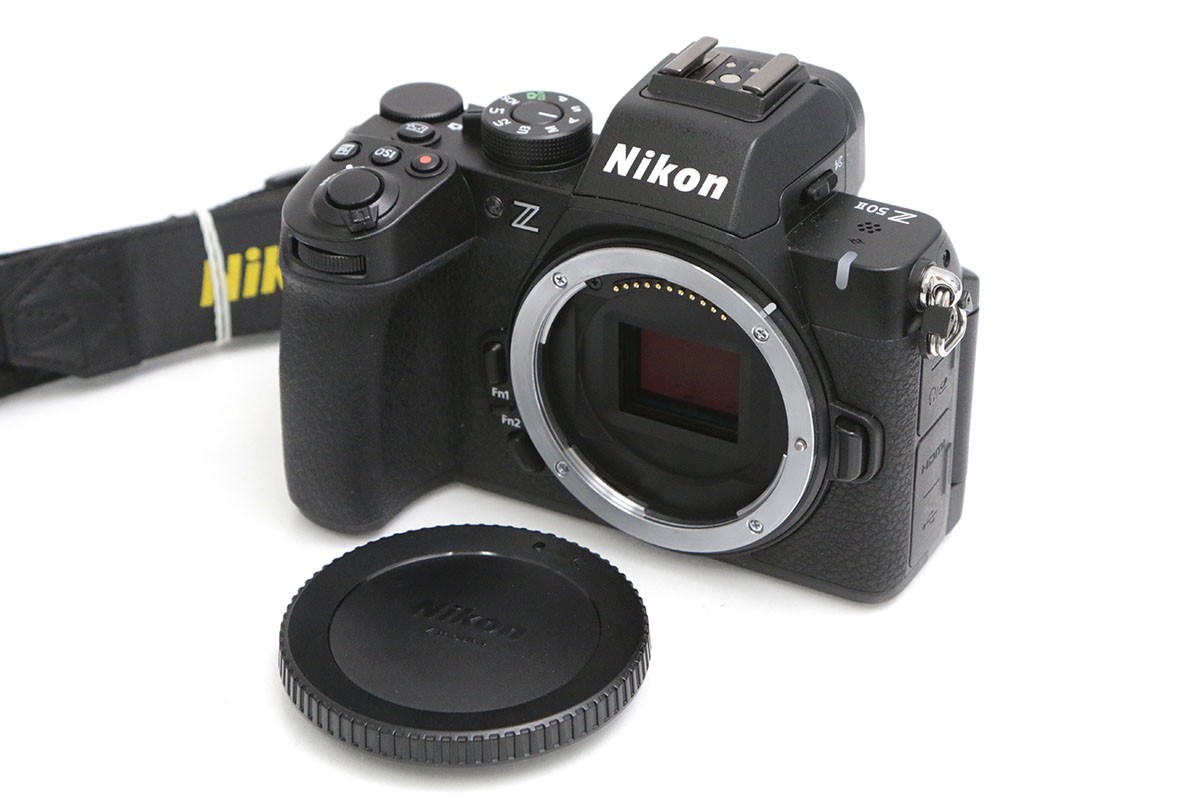 価格.com - ニコン D5600 18-140 VR レンズキット 純正オプション