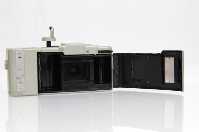 XA2 アーバンホワイト A11 フラッシュ付 E491-2E3 | オリンパス