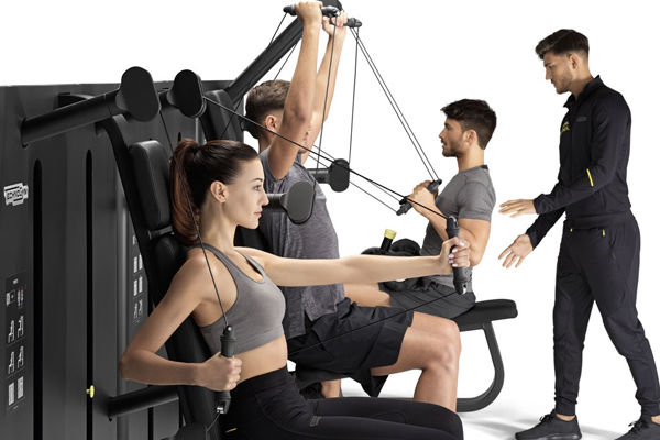 テクノジムと共同開発！新マシンを使用した蓮オリジナルトレーニング