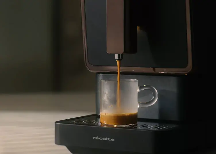 ワンタッチで、香り高いエスプレッソを。​レコルトの完全全自動