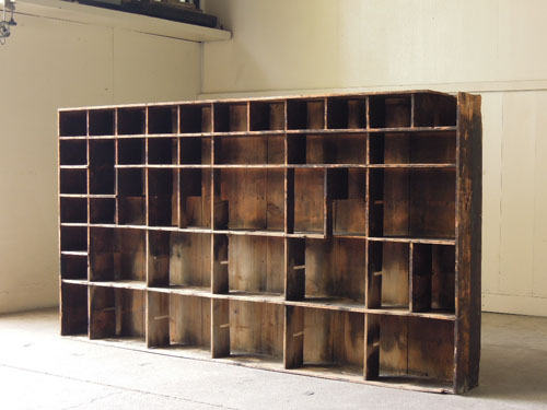 アンティーク 木味 マス目陳列棚 | REFACTORY antiques