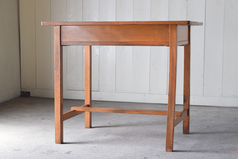 アンティーク 引き出し付 明るい木味の平机 ① | REFACTORY antiques