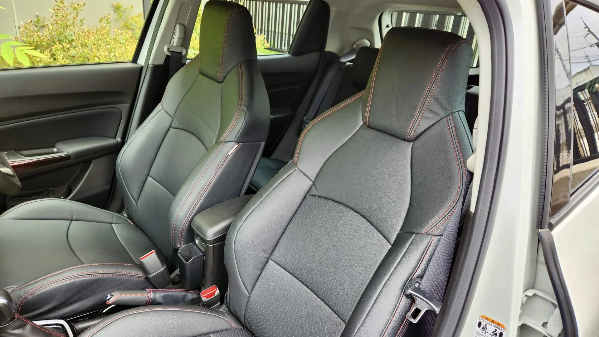 装着写真】スイフトスポーツ ZC33S Refinad Leather Deluxe Series