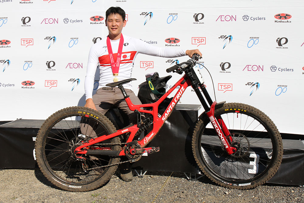 井本はじめの SANTACRUZ V10.8 | realridemtb.jp