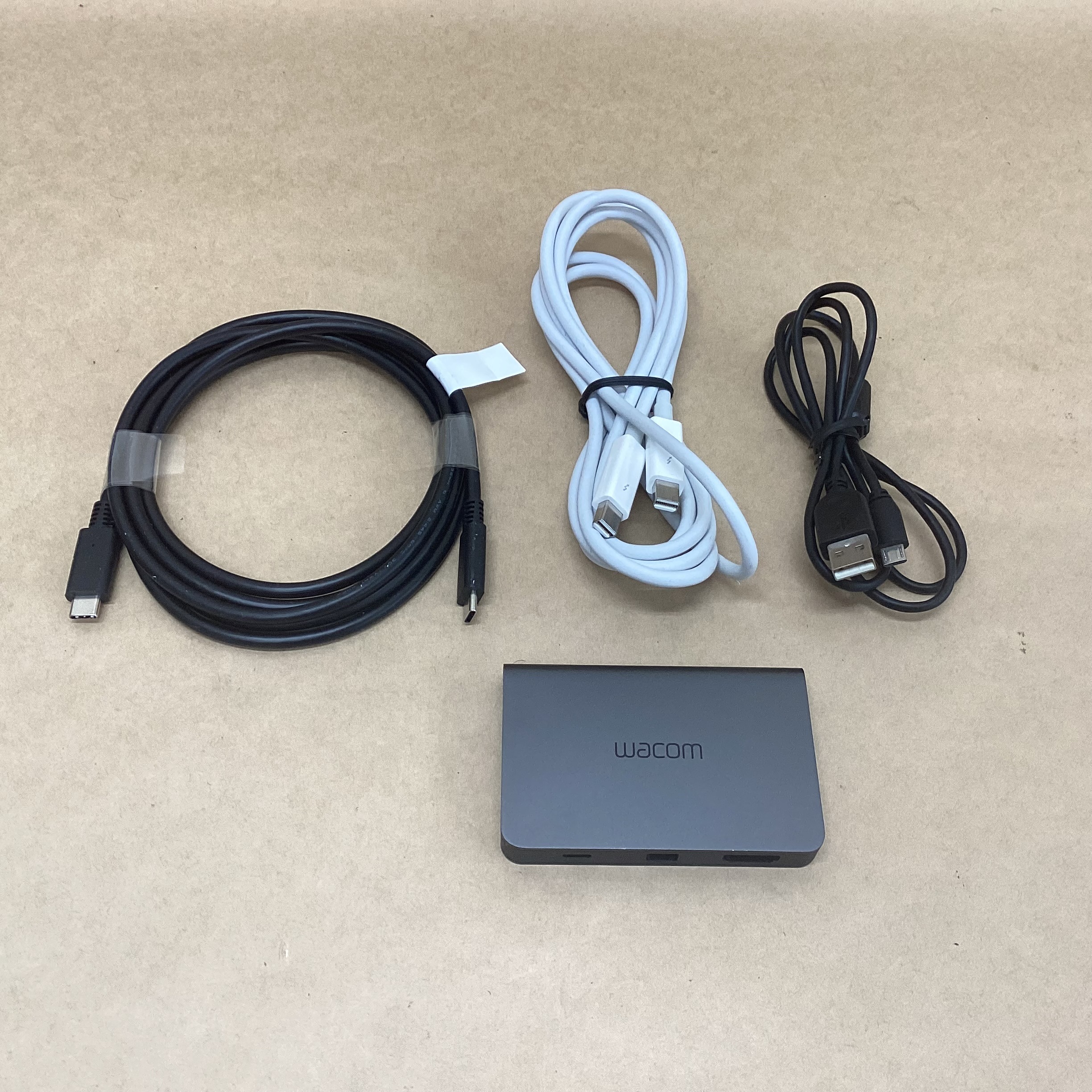 Wacom Link Plus INF-A143 (Conversion connector for Wacom Cintiq