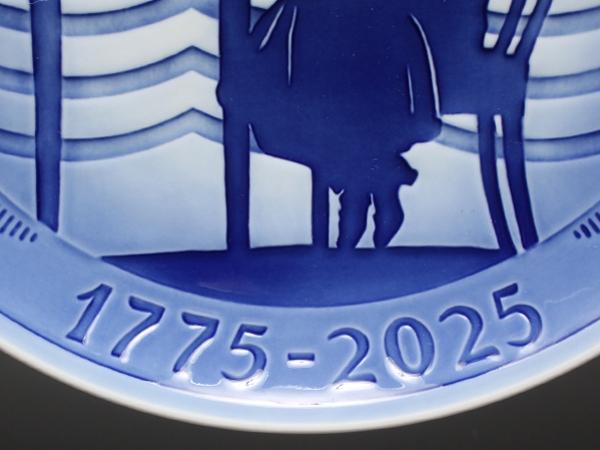 美品 Royal Copenhagen イヤープレート 飾り皿 250周年記念 1775-2025