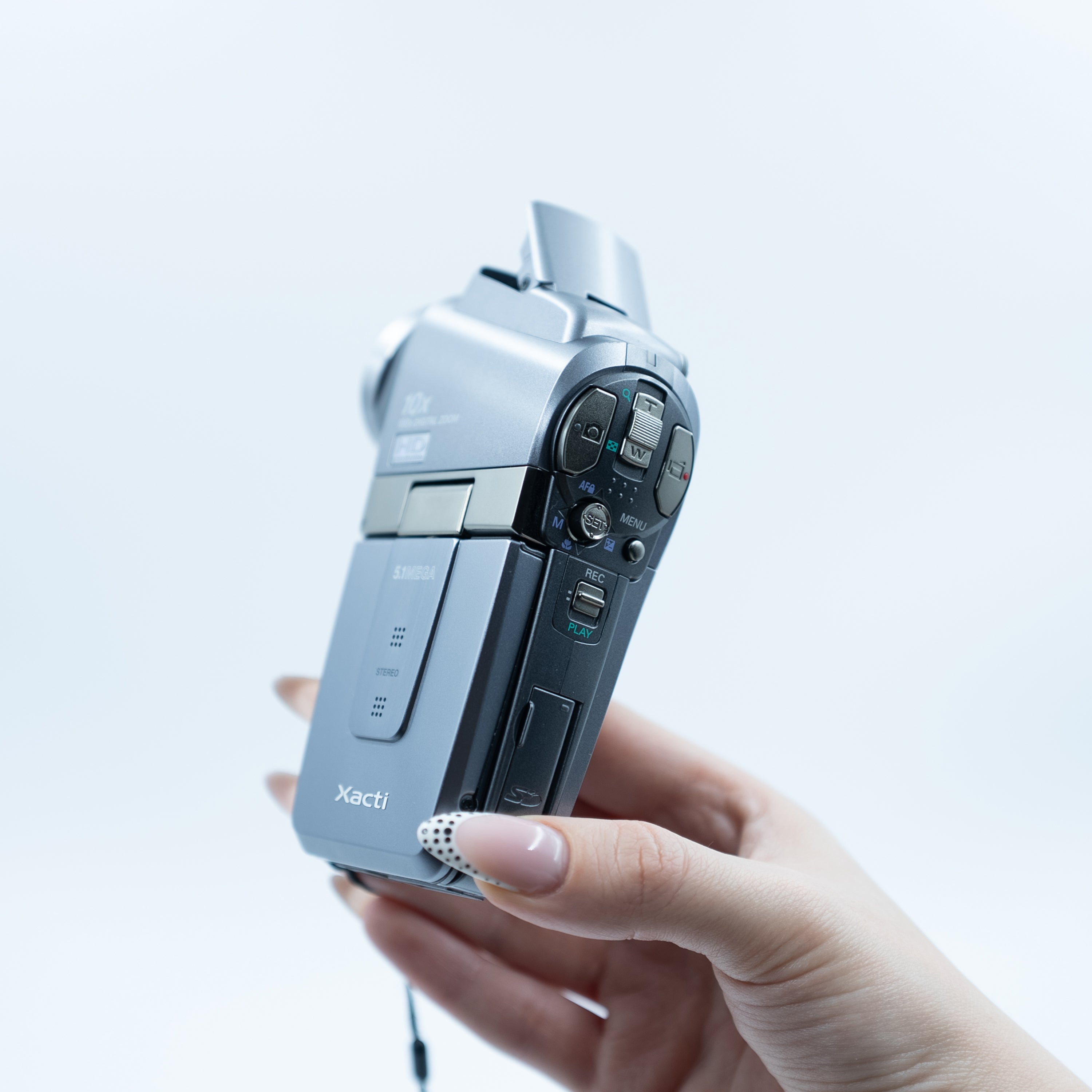 Sanyo Xacti VPC-HD1 – Retro Camera Land