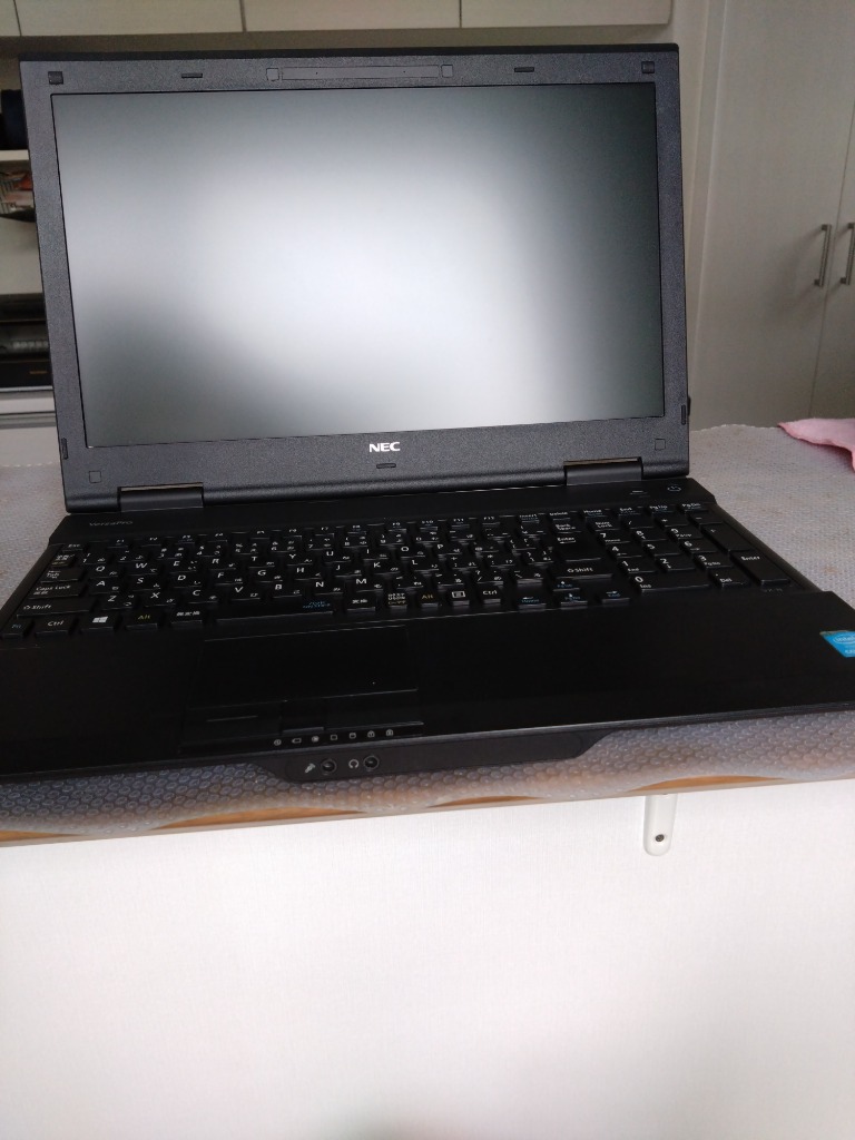 ノートパソコン 中古 第8世代CPUCorei3 新品メモリ8GB 国産大手