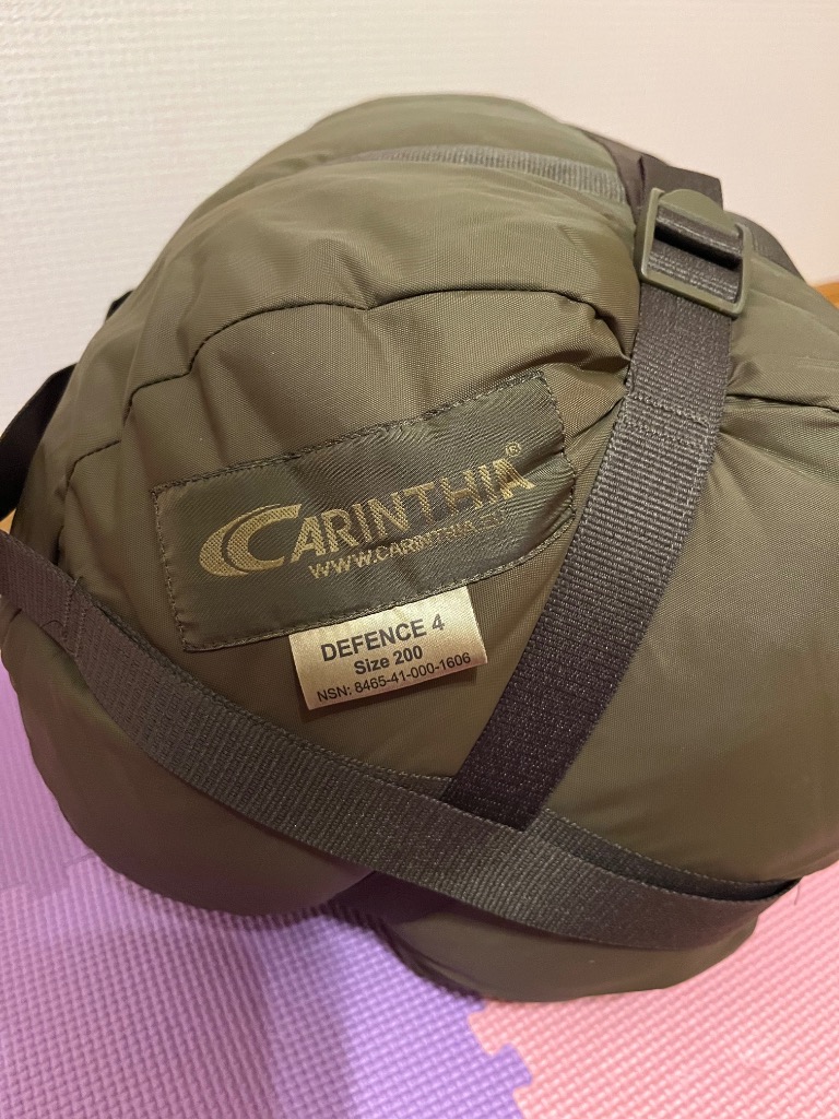 シュラフ 寝袋 冬用 マミー型 カリンシア Carinthia Defence 4 最強