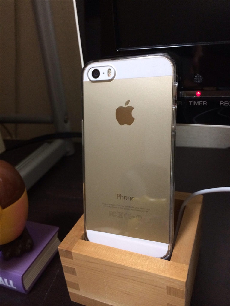 価格.com - 『iPhone5Sゴールド 裏』Apple iPhone 5s 32GB au