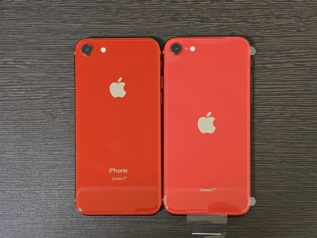 価格.com - 『8の赤(左)と新SEの赤(右)』Apple iPhone SE (第2世代