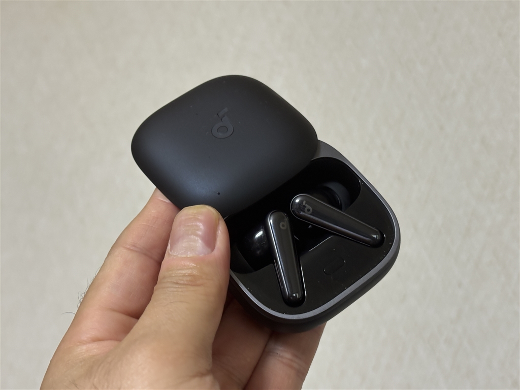 価格.com - 『スライド式のケース。慣れるまでちょっと戸惑う』ANKER