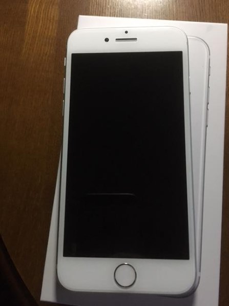 Apple iPhone 8 Plus 256GB au [シルバー]投稿画像・動画 - 価格.com