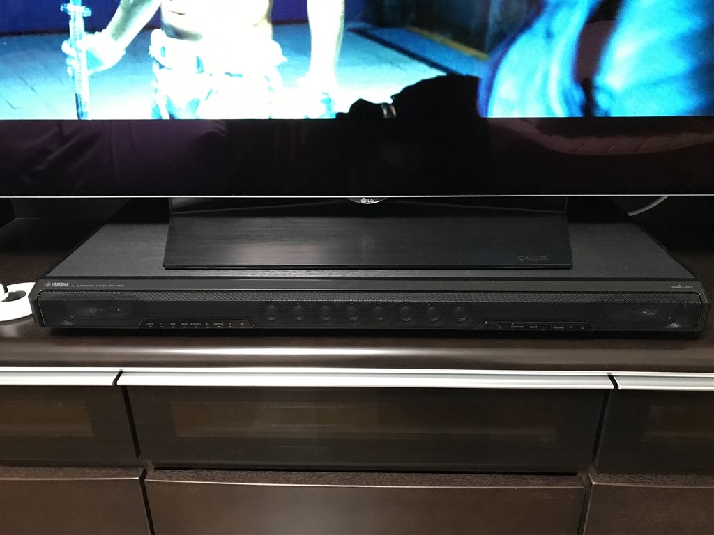 テレビの下に置いて使うサウンドバー』 ヤマハ デジタル・サウンド