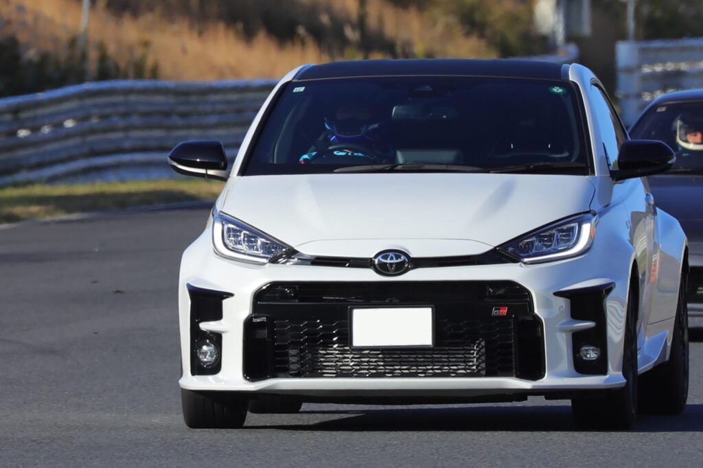 ロッソレーシングを設立！ 新規マフラーとワイドボディのZC33Sを兼松