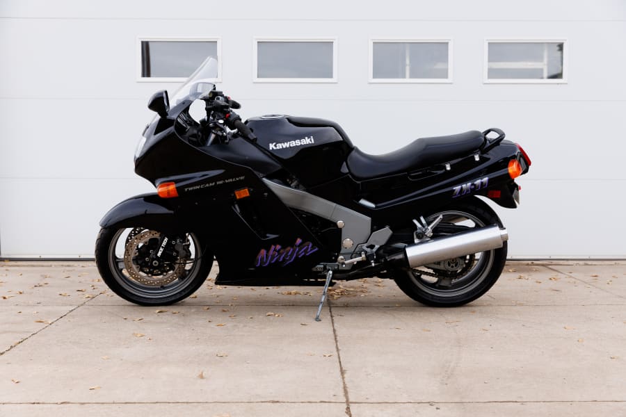 1990 Kawasaki ZX-11 Ninja For Sale At Auction - Mecum Auctions