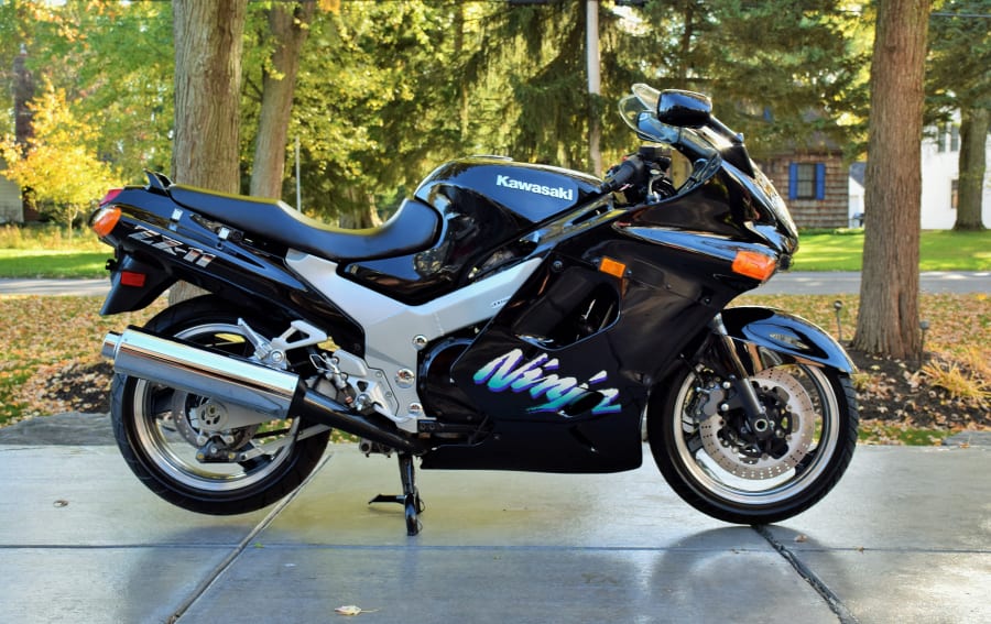 1994 Kawasaki Ninja ZX-11 For Sale At Auction - Mecum Auctions