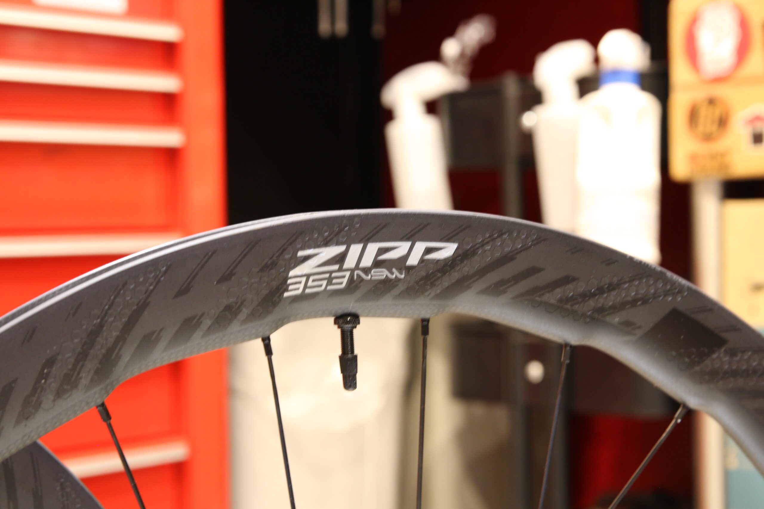 ZIPPチューブレス史上最軽量ホイールセット 「353 NSW DISC