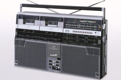 通販｜レトロなポータブルレコードプレーヤー｜ビクター（victor） PE