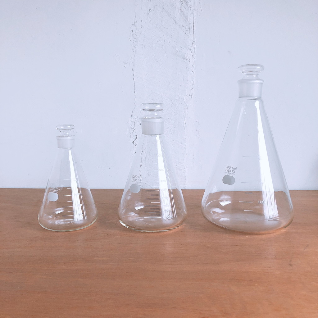 IWAKI 共栓三角フラスコ 2000ML | リカシツ ｜ 理化学+インテリア