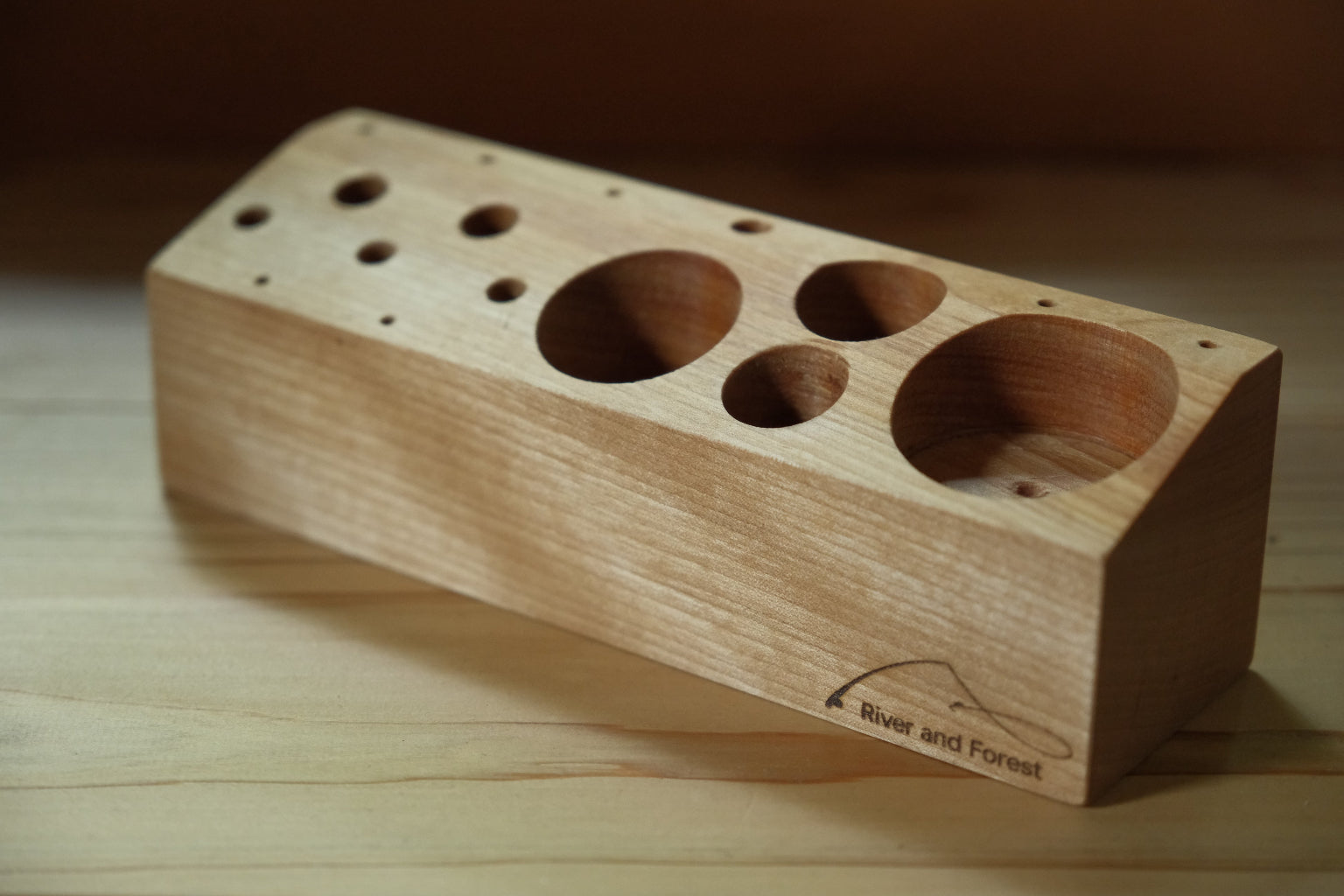 フライタイイングツールスタンド [木製・フライフィッシング用品