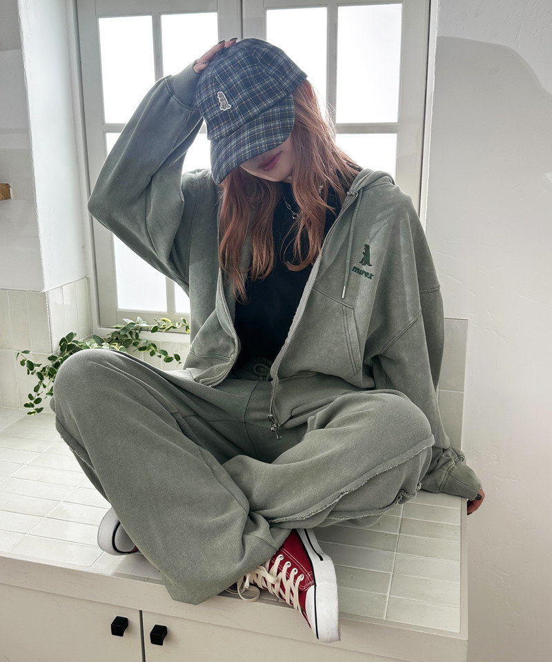 m:rex】ミニ恐竜刺しゅうショート丈フードZIPパーカー｜DOUBLE NAME