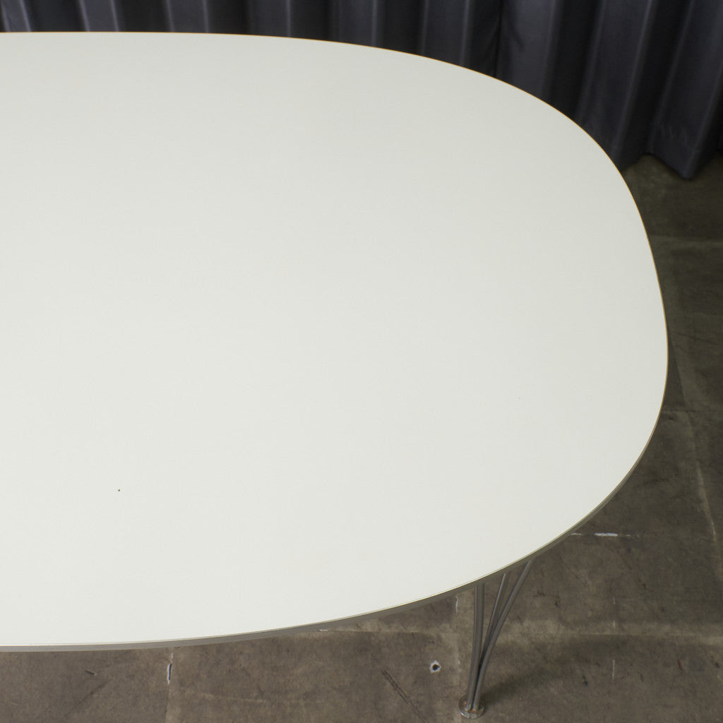 B-TABLE スーパー楕円テーブル B612｜フリッツ・ハンセン Fritz Hansen