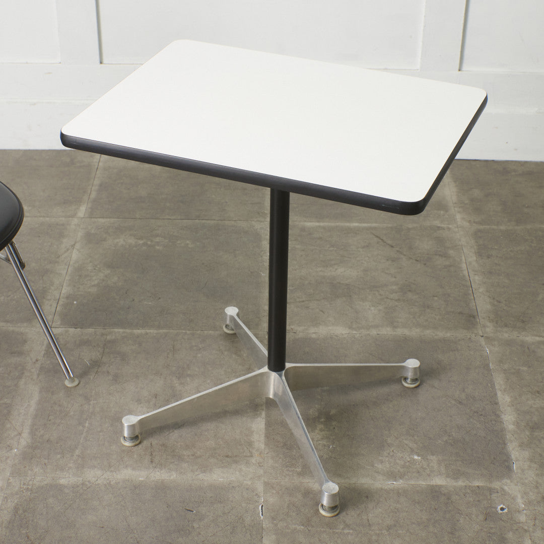 イームズ コントラクトベース テーブル｜ハーマンミラー Herman Miller