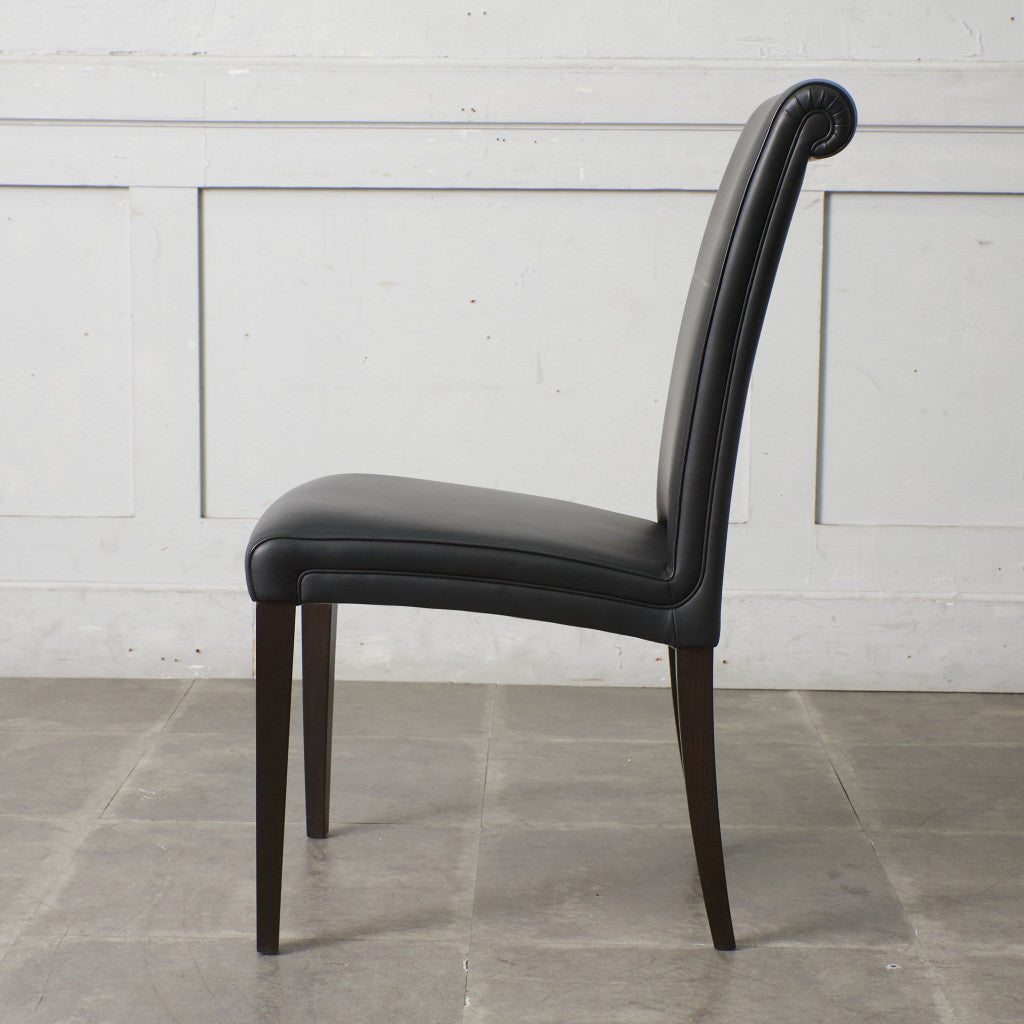 Vittoria 本革 ダイニングチェア｜ポルトローナ・フラウ Poltrona Frau