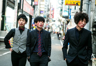 俺の曲は、俺なんかよりも尊いものやねん」──バズマザーズ、4年ぶり