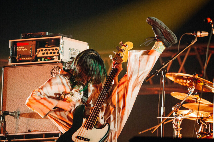 Hump Back、永遠の愛とロックンロールを誓った「“打上披露宴” at 日本