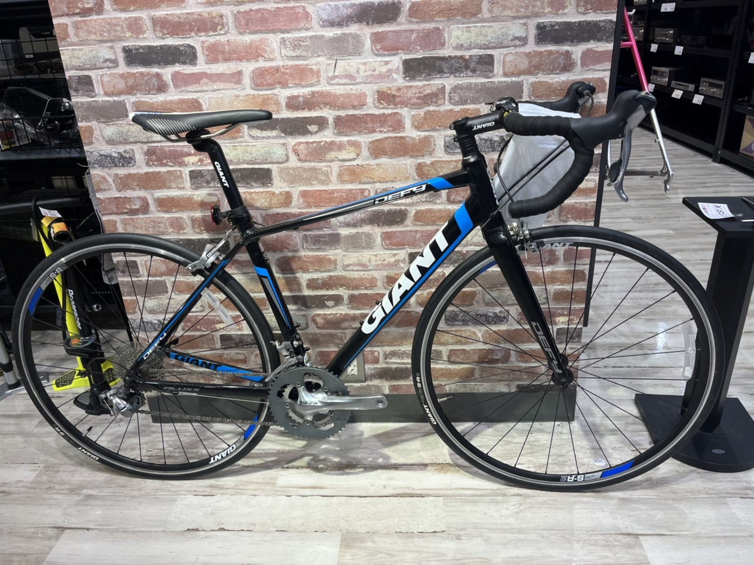 GIANT DEFY 2｜高額買取のロードバイクカウマン