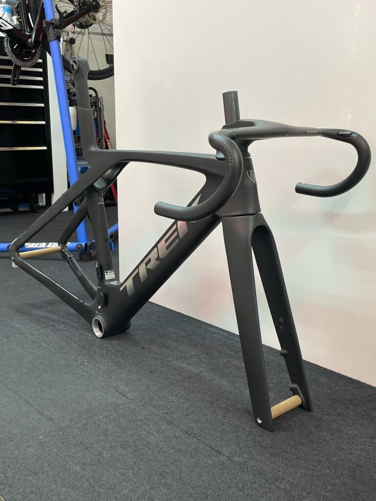 超〜限定】TREK MADONE SLR フレームセット入荷です！ | ROUTE610