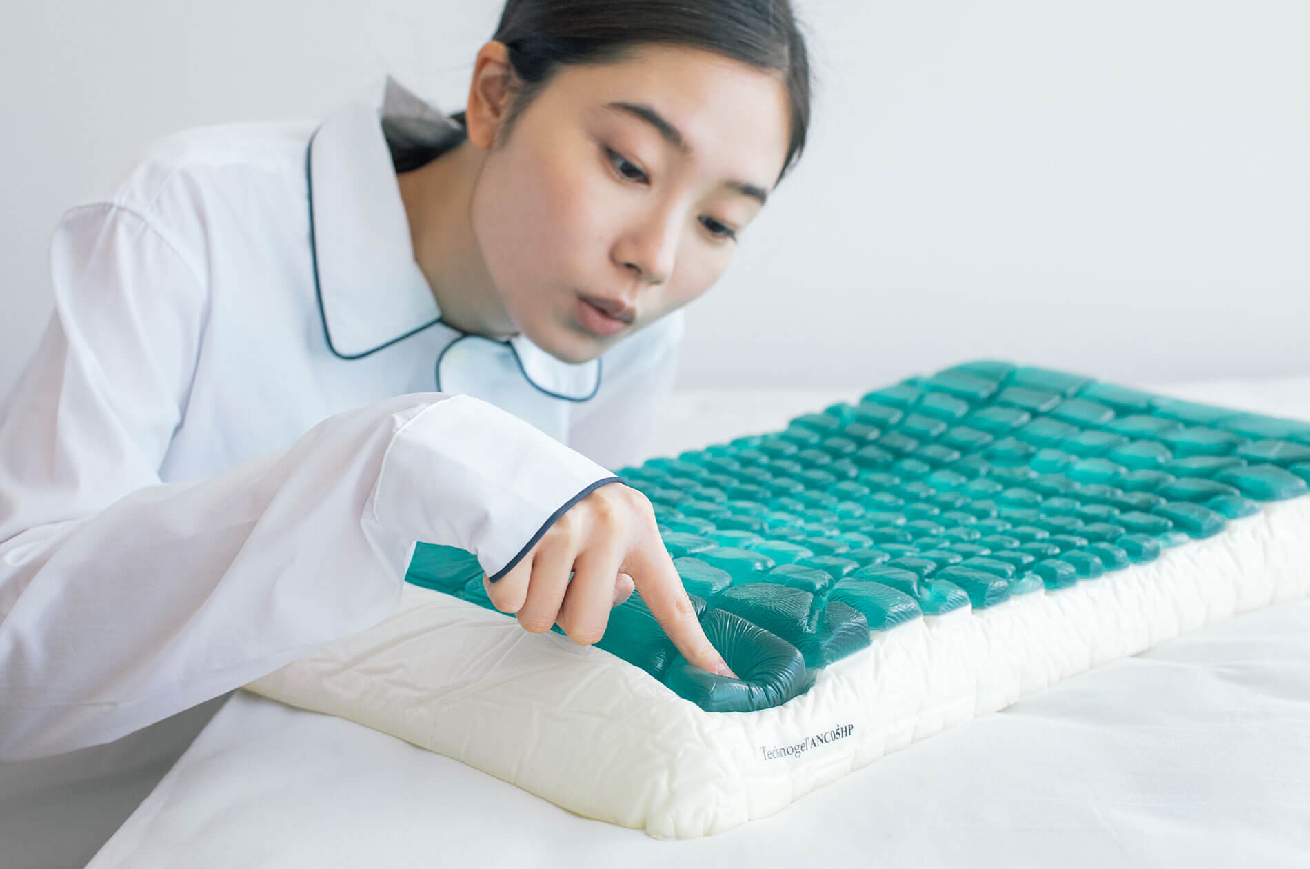 テクノジェルピロー | 枕（まくら）・寝具の通販｜ねむれないくまのために