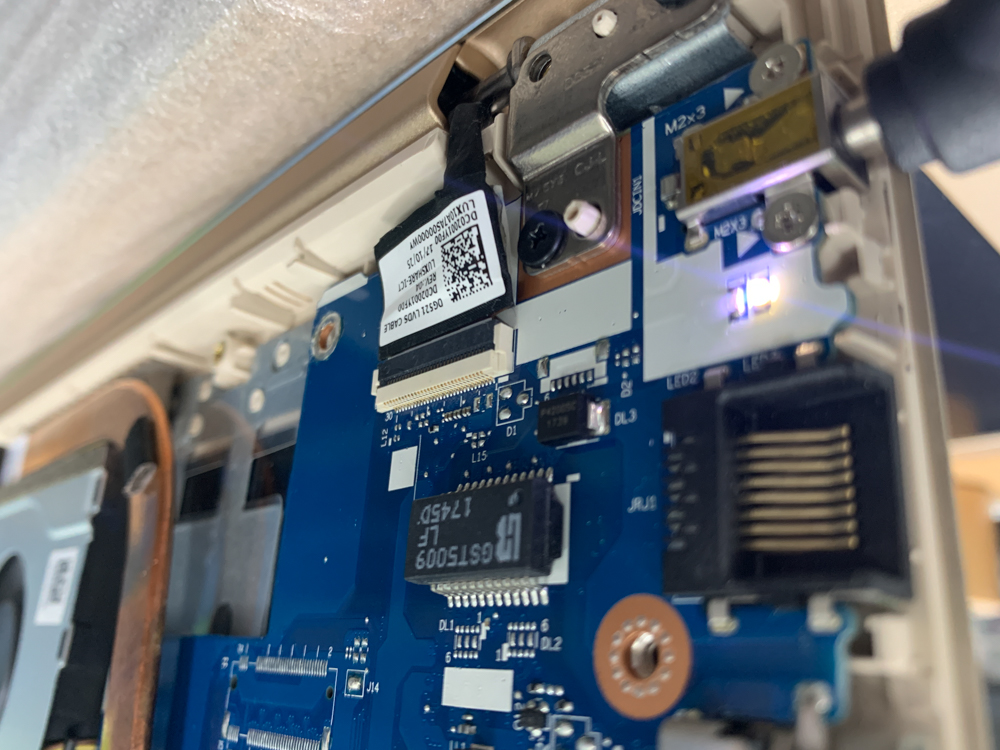 Lenovo ideapad 520電源が入らないマザーボード修理 - パソコン修理