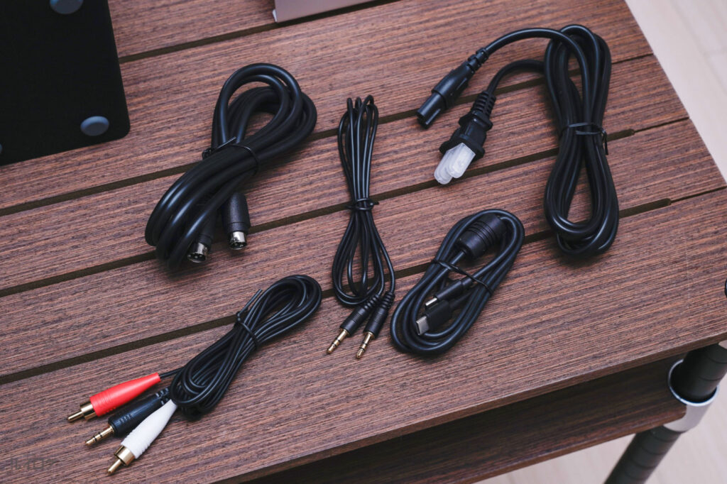 Edifier M60 モニタースピーカーをレビュー。小さい！コンパクトで機能