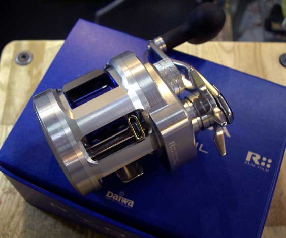 RYOGA BAY JIGGING C2020PE-HL (Left Hand Model) - US$375.57