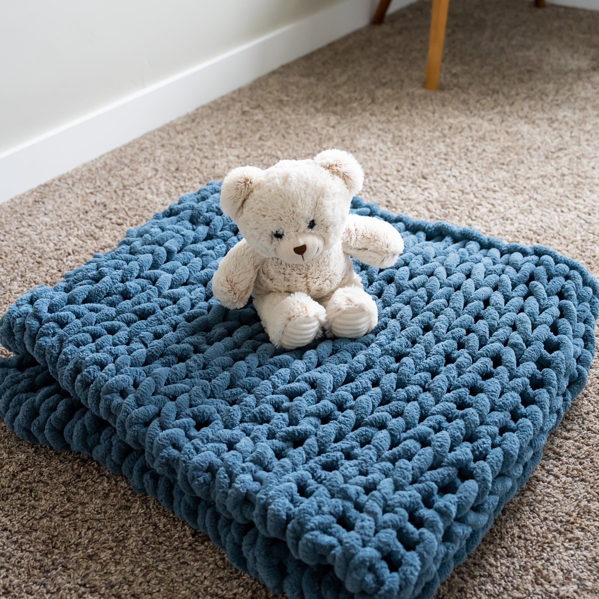 Oceanside Chenille Chunky Knit Blanket Baby Size (50x30