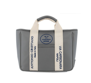 アントニオ・クリスティアーノから上質なゴルフシーンを愉しむ