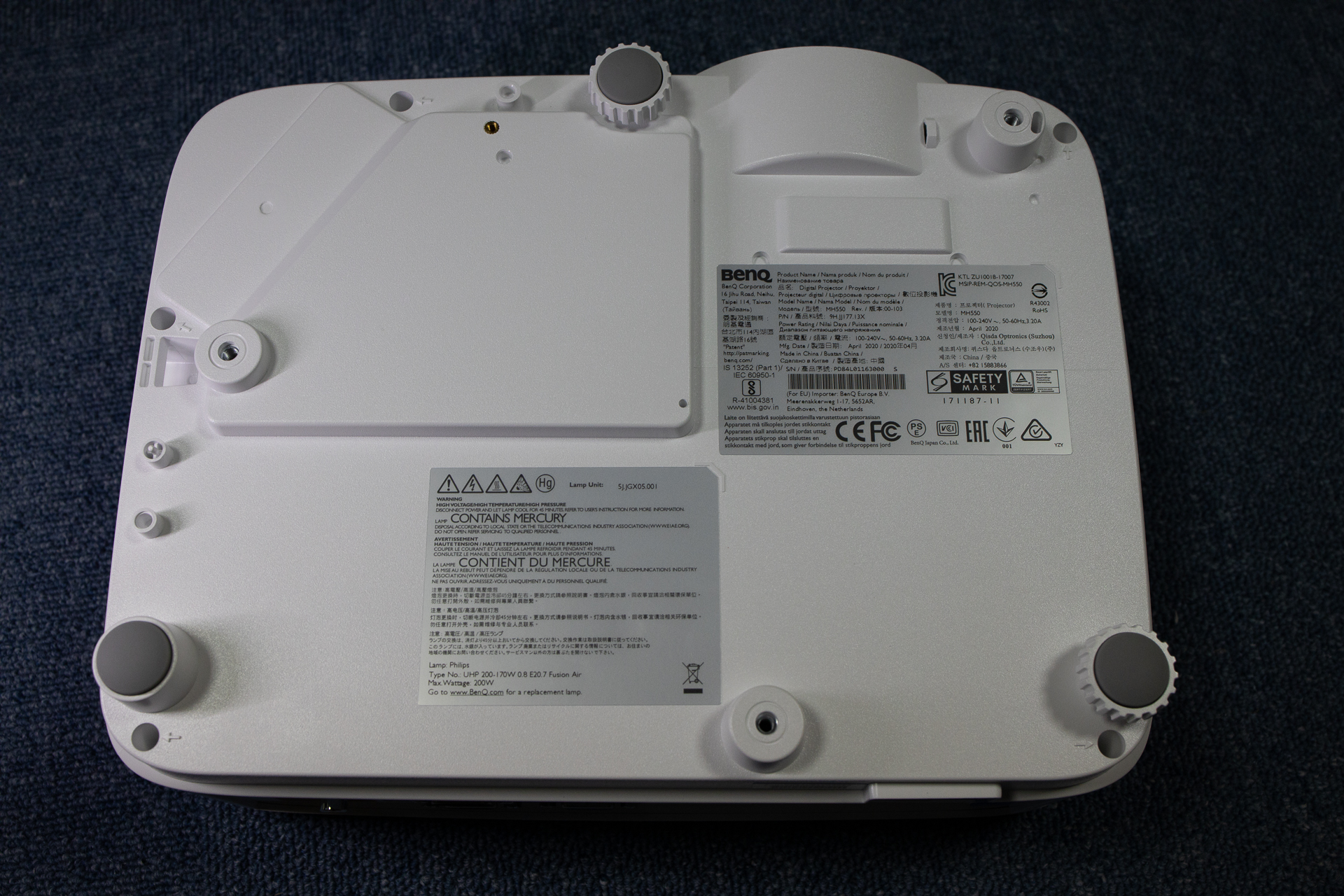 BenQ製プロジェクター MH550 レビューとプロジェクター購入の