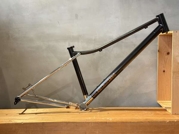 Un Authorized「33rpm」&「45rpm」新色追加 | サクラバイクストア