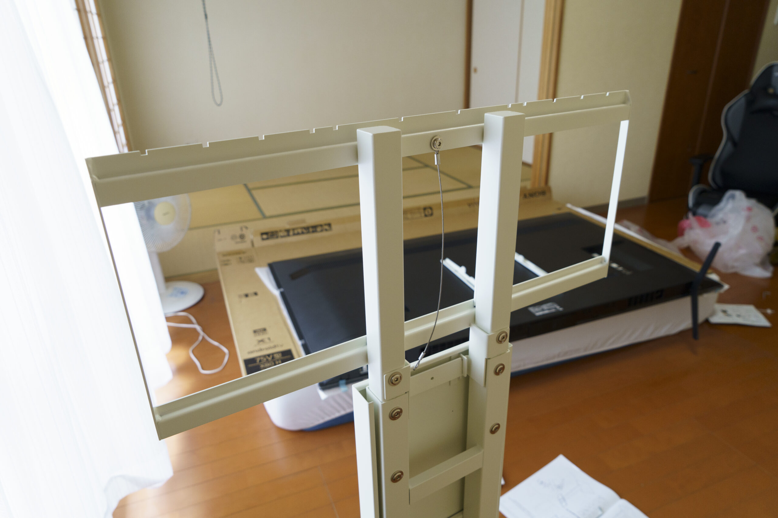 大型テレビのための壁掛け風スタンド「WALL V3」組立雑記 | さかなよりにく