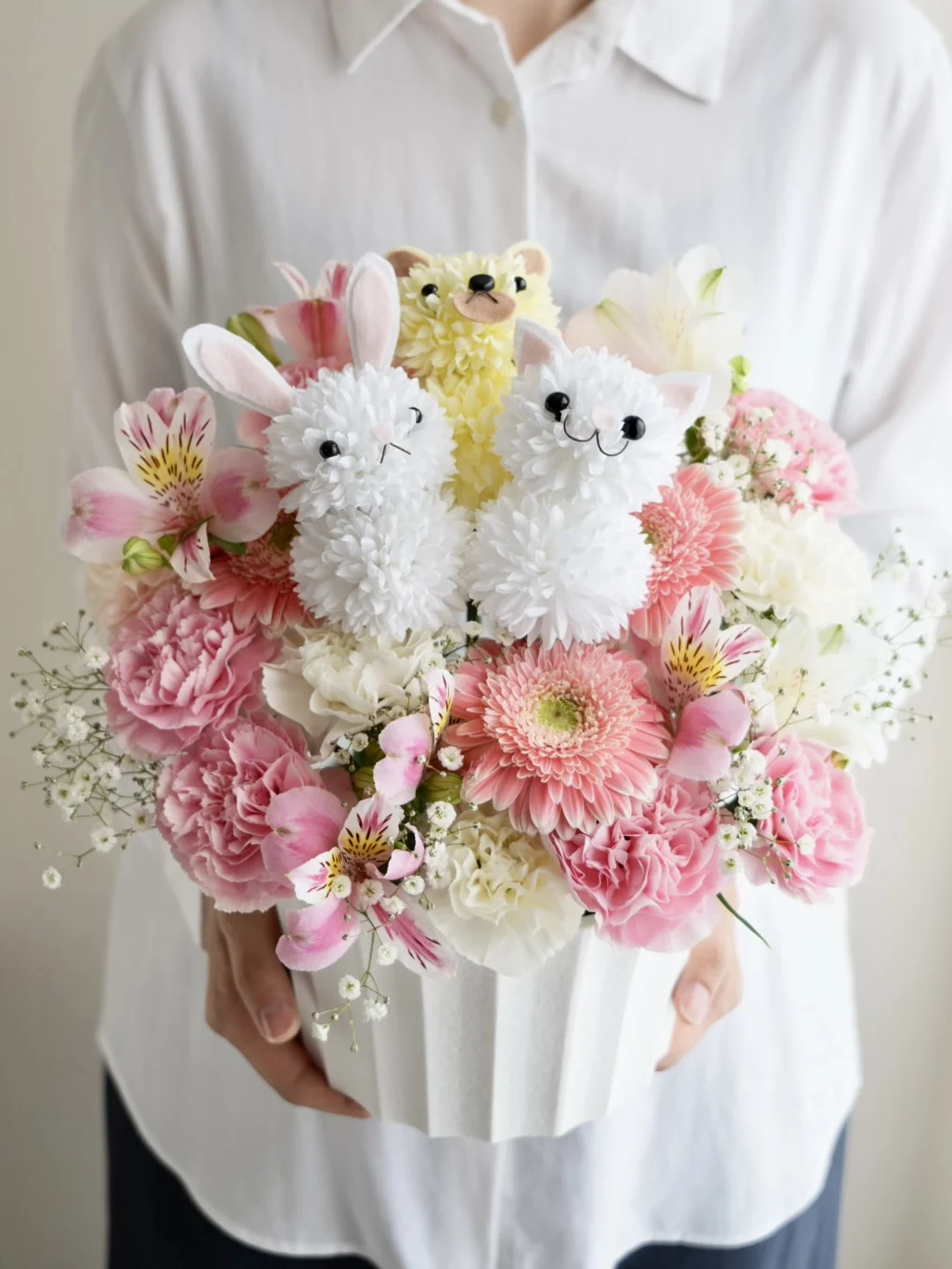 うさぎのアニマルアレンジ ピンク M｜フラスタ・楽屋花のSakaseru