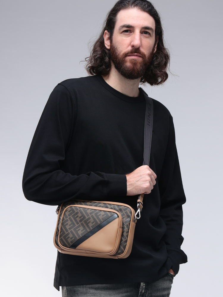 FENDI (フェンディ) FFロゴ クロスボディバッグ メンズ - バッグ