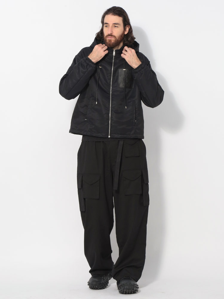 LOEWE (ロエベ) 胸ロゴ ナイロン フルジップ 中綿 パーカー