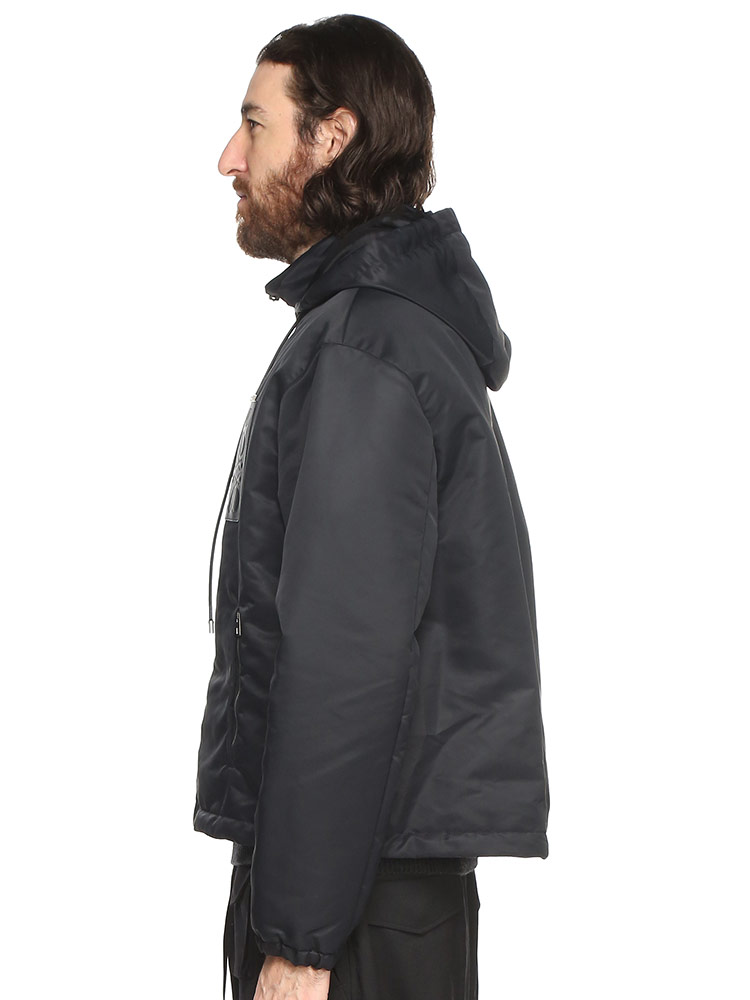 LOEWE (ロエベ) 胸ロゴ ナイロン フルジップ 中綿 パーカー