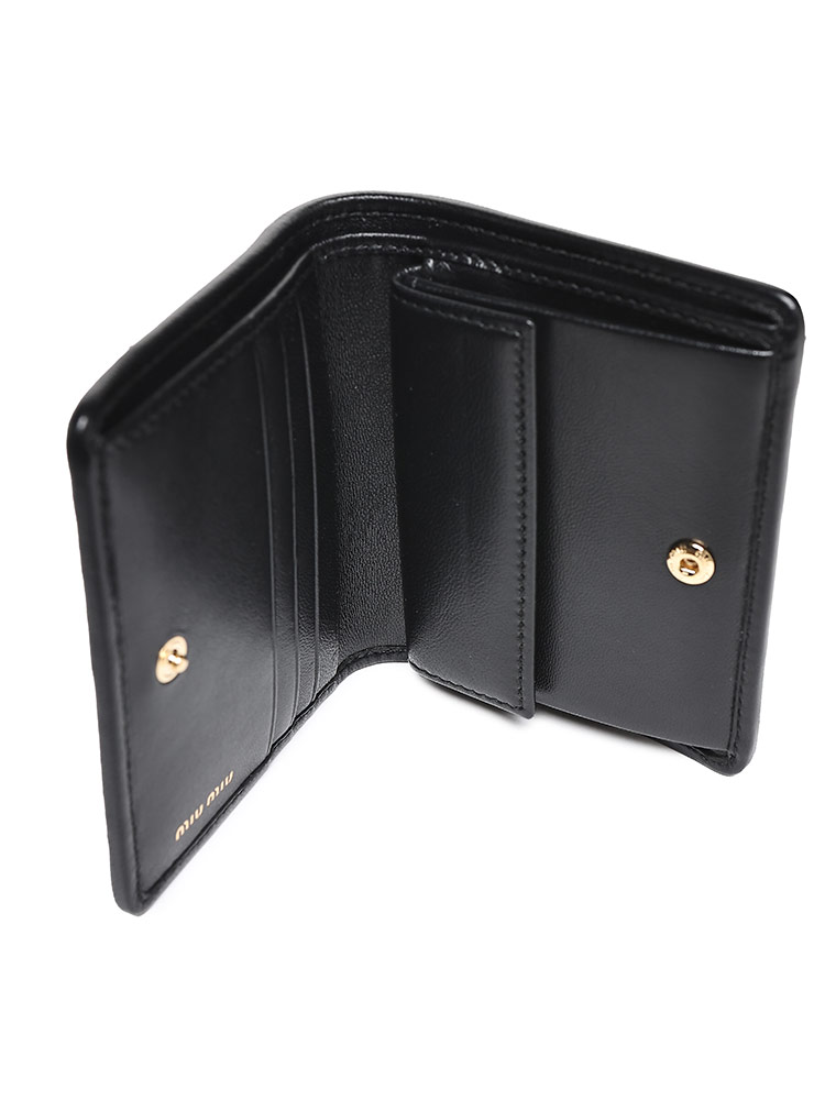 MIUMIU (ミュウミュウ) マテラッセレザー メタルロゴ 二つ折り 財布